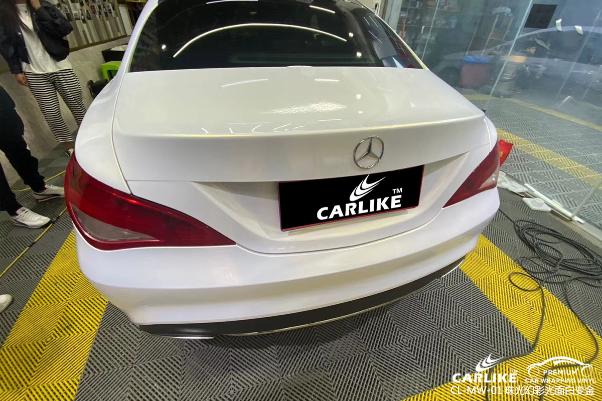 CARLIKE卡莱克™CL-MW-01奔驰珠光幻彩亮面白变金汽车改色膜