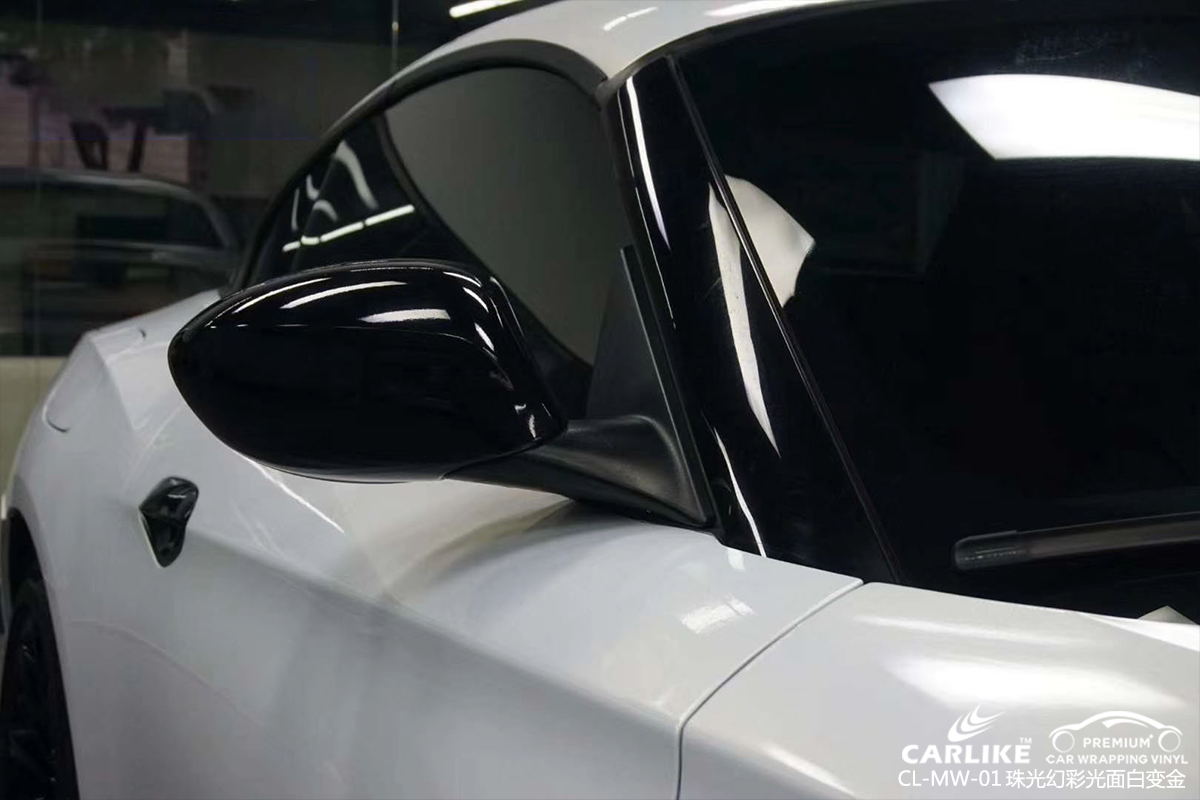 CARLIKE卡莱克™CL-MW-01宝马珠光幻彩亮面白变金汽车改色膜