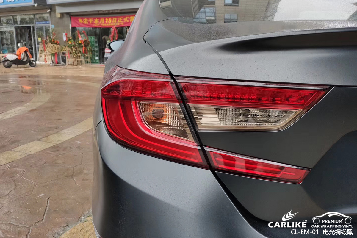 CARLIKE卡莱克™CL-EM-01本田金属电光绸缎黑车身改色膜白山施工案例效果图