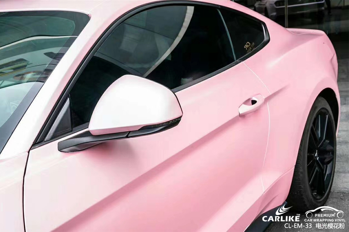 CARLIKE卡莱克™CL-EM-33野马金属电光樱花粉汽车改色膜湘潭贴膜案例图